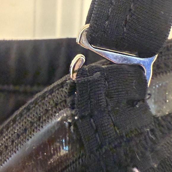 G.I.L.I. Black One Piece Swimsuit with Ruffle Details convertible White Lotus‎ - Picture 6 of 6